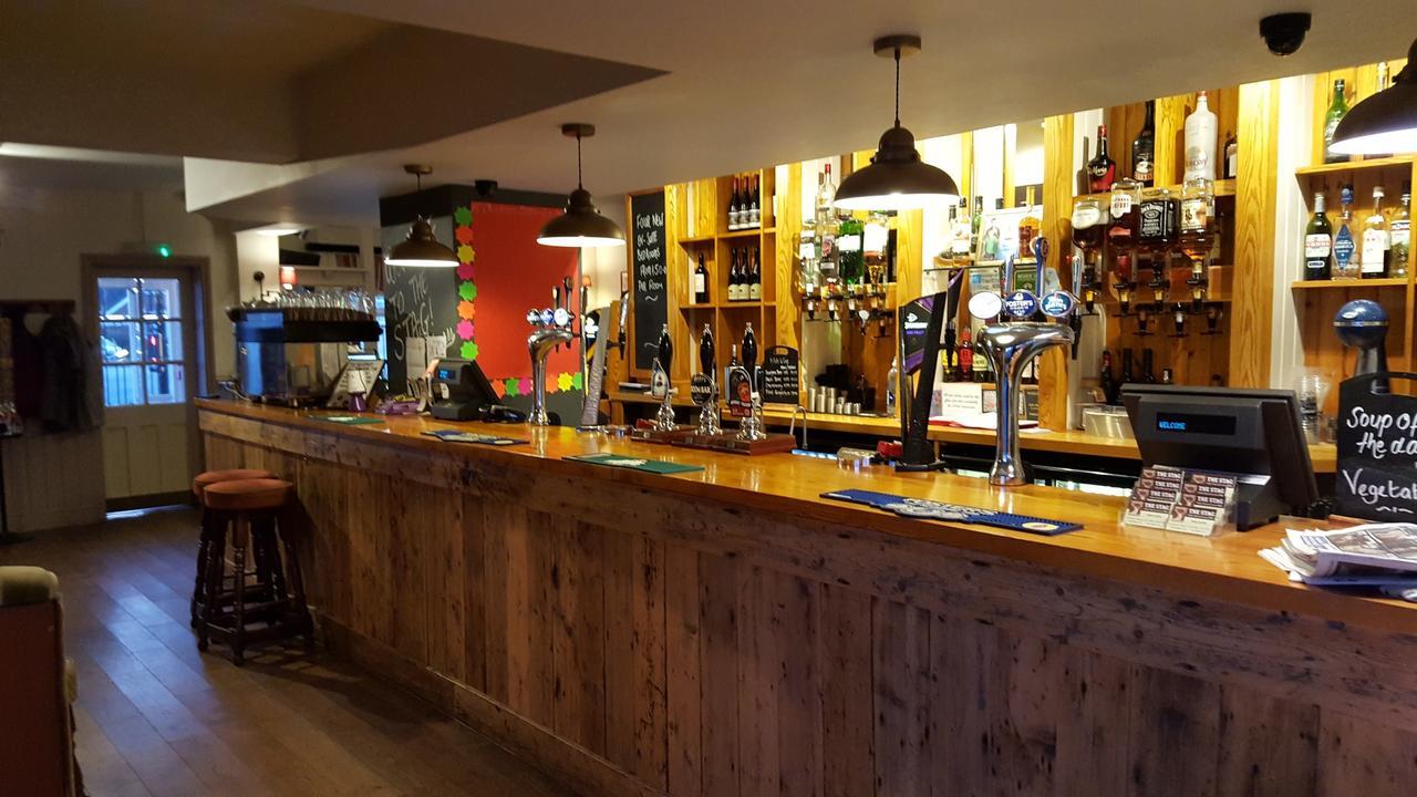 ホテル The Stag Northwood  エクステリア 写真