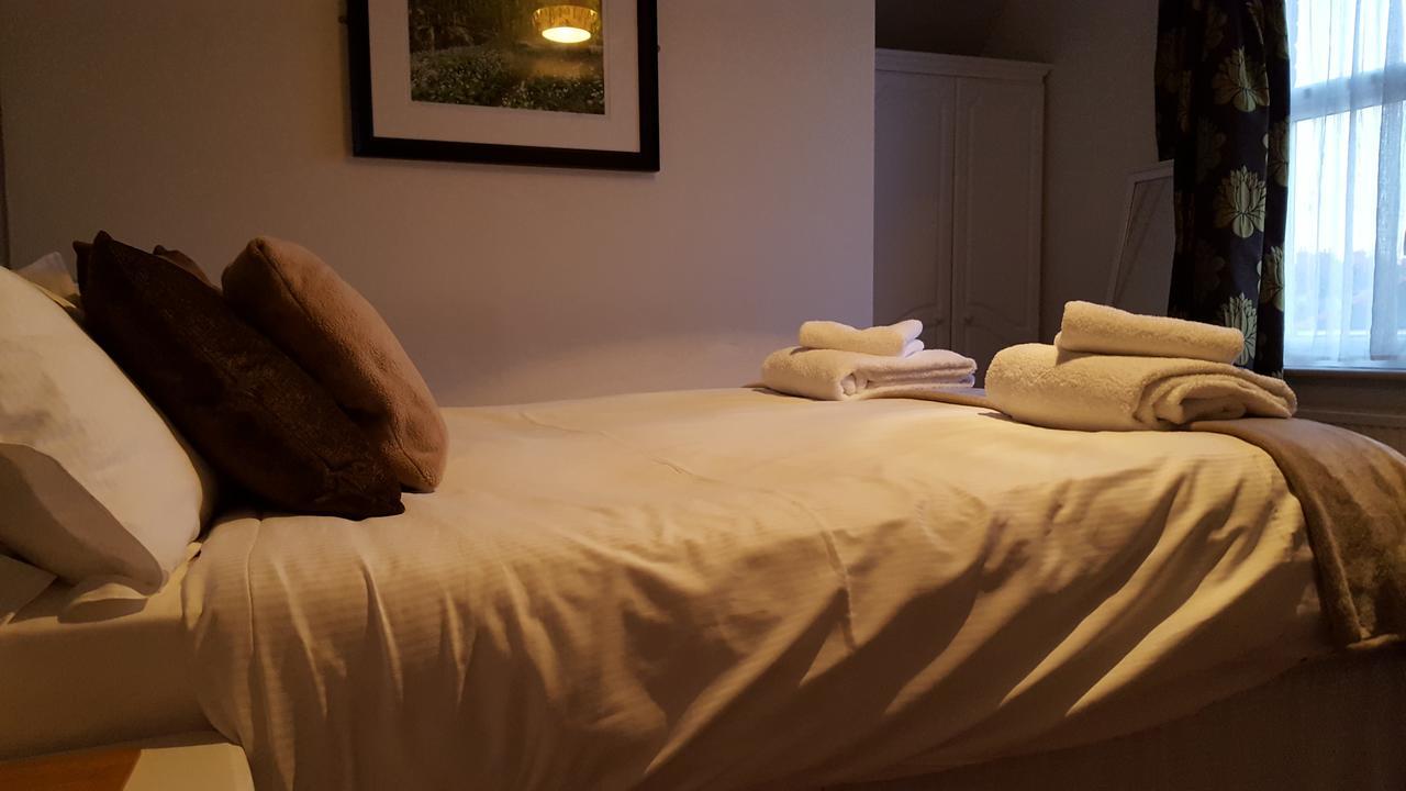 ホテル The Stag Northwood  エクステリア 写真