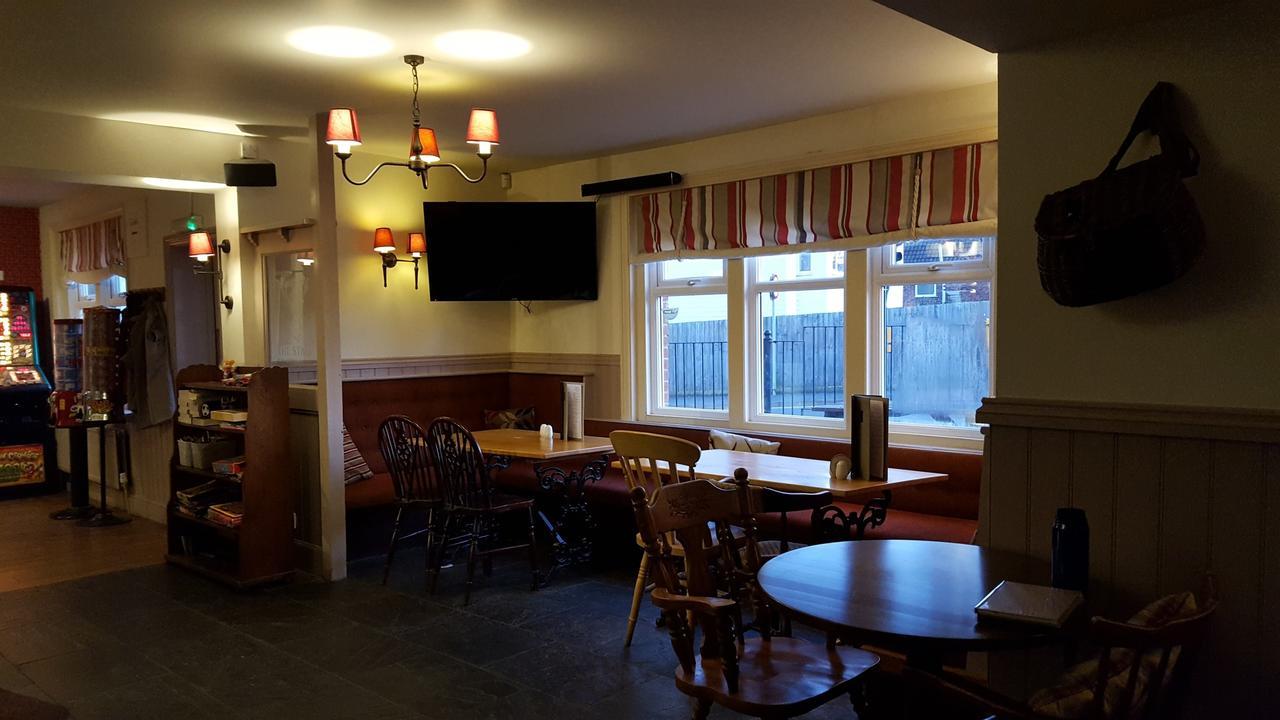ホテル The Stag Northwood  エクステリア 写真