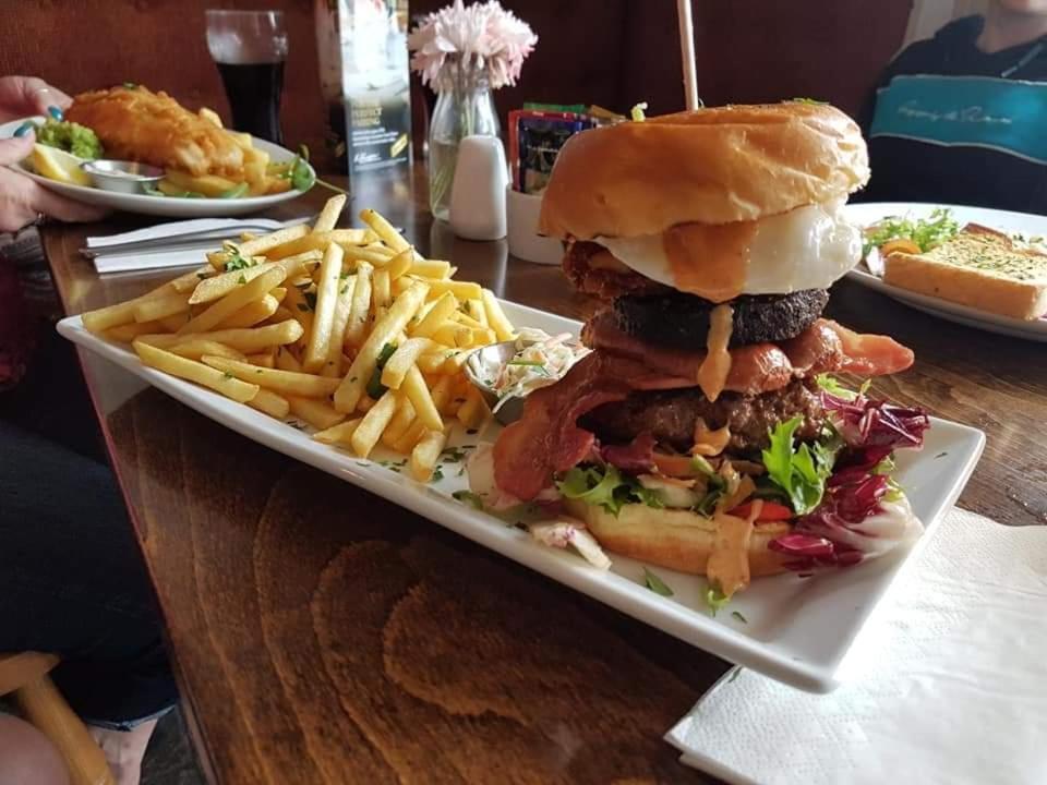 ホテル The Stag Northwood  エクステリア 写真