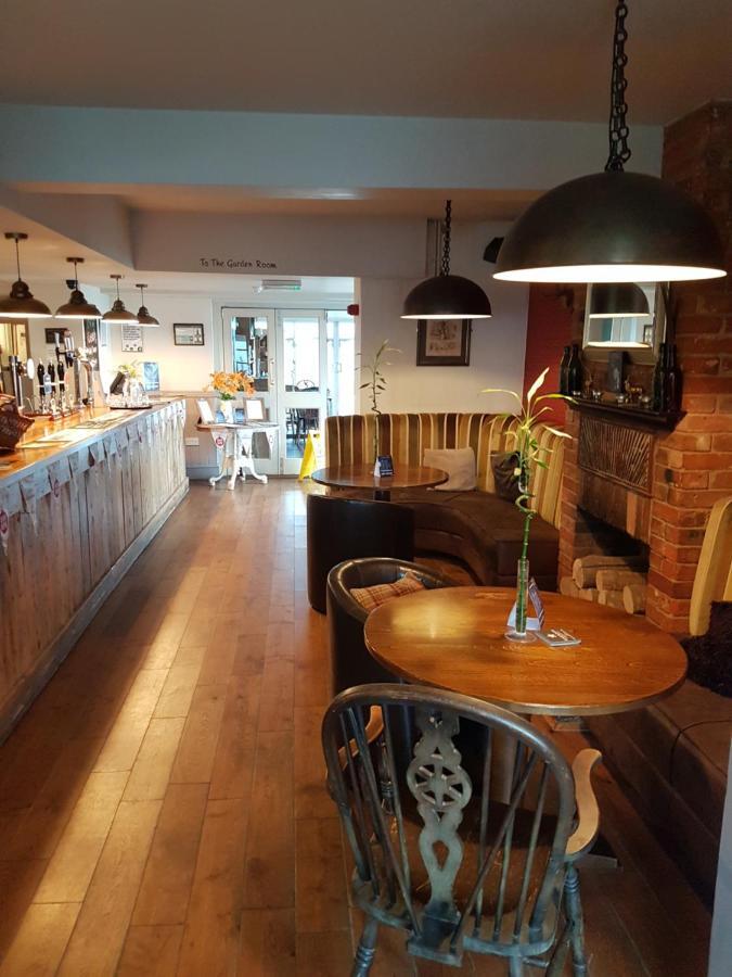 ホテル The Stag Northwood  エクステリア 写真